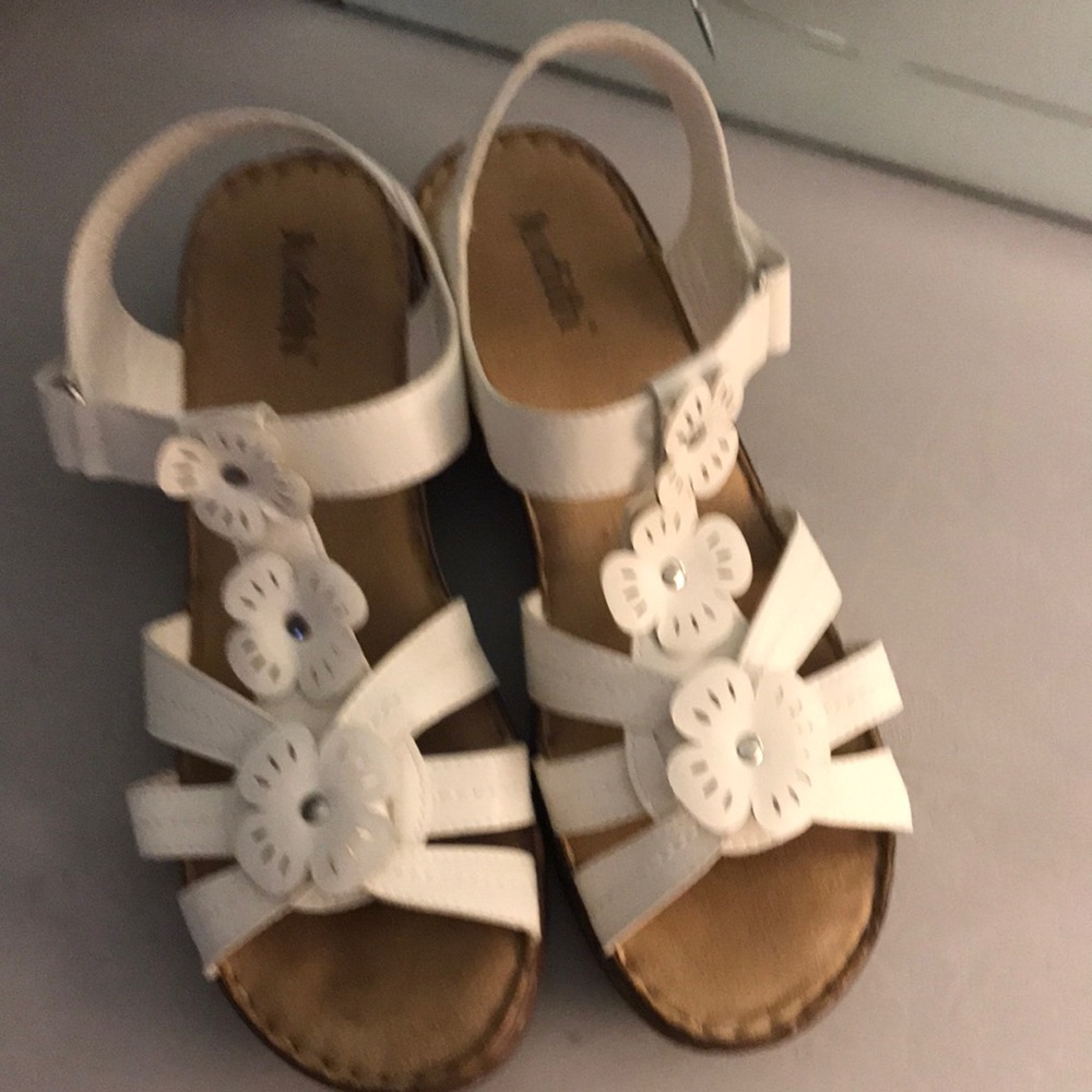 Judith size 8 sandals